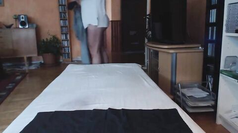 Hung Stud Gets Milked by Venus 2000 - Moaner