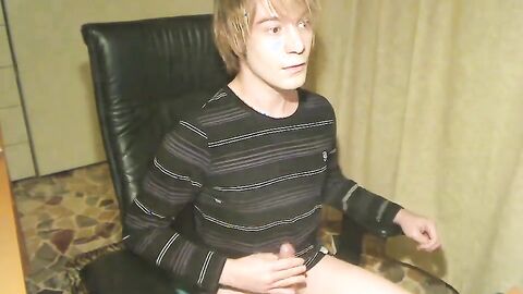 Emo Twink's First Ejaculation on Webcam