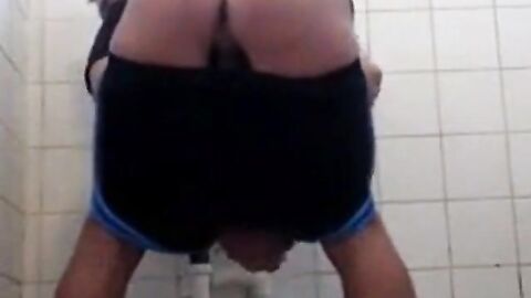 Bareback Amateur Anal in the Bathroom