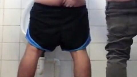 Bareback Amateur Anal in the Bathroom