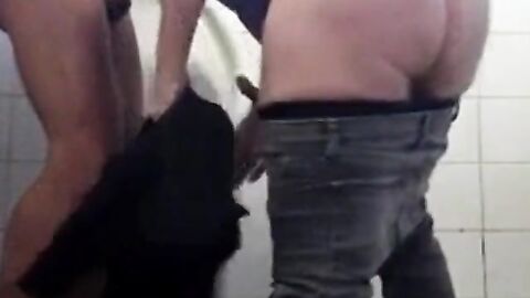 Bareback Amateur Anal in the Bathroom