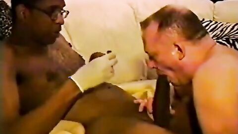 Big Dick Blowjob: White Daddy Sucks Mr. 18 Inches