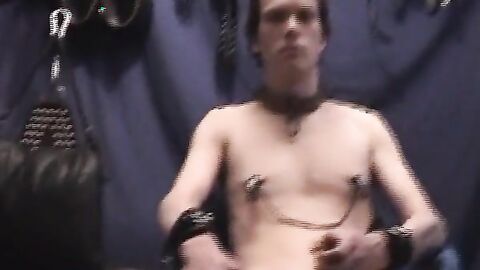 Bareback Amateur Twink Fucks Oly