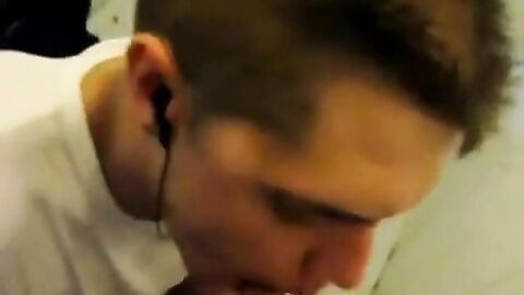 Cum-hungry guy gets a tasty treat in a public restroom