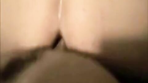Big Cock Bareback: Amateur Takes Huge Dick