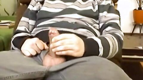 Amateur Guy Masturbates Big Cock on Webcam