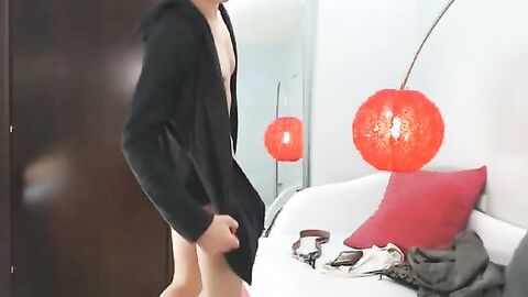 Big Cock Webcam Handjob by a Hot Amateur Man