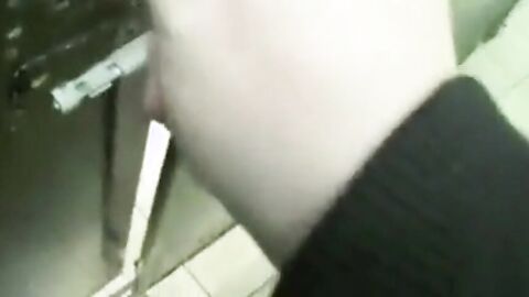 Bareback Twink Amateur Takes a Cum compilation Handjob