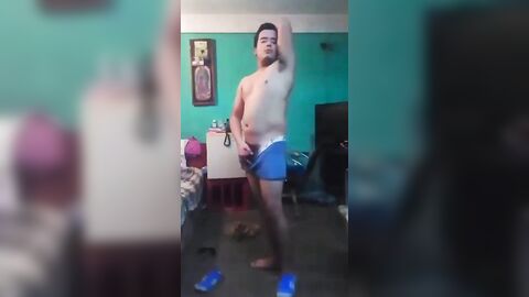 jesus en boxer jalandosela aventando semen n1