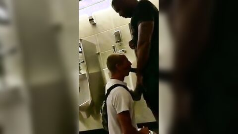 Hunk Gets Amateur Blowjob With Cum compilation