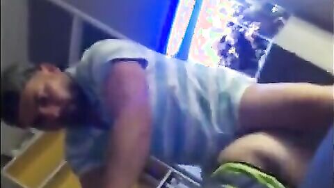 Bareback Amateur Fucks a Construction Worker