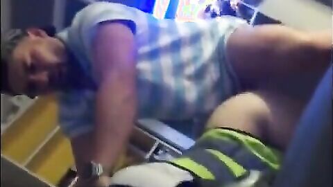 Bareback Amateur Fucks a Construction Worker