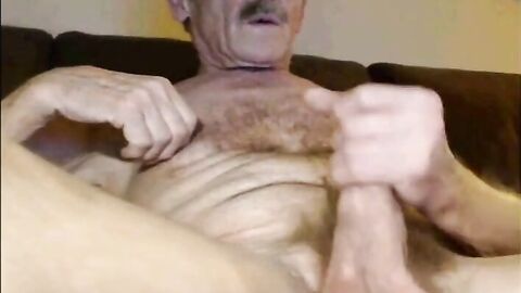 Big-Cock Grandpa Bear Stud