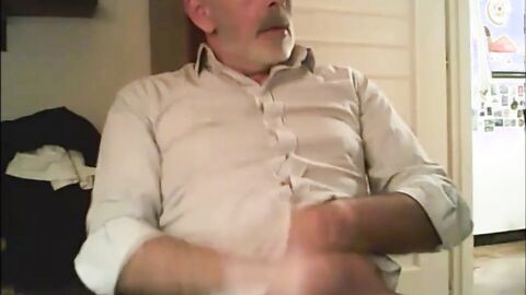 Mature Amateur Bear Daddy Cums