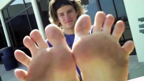 SuperCutSinema: Twink's Amateur Foot Massage