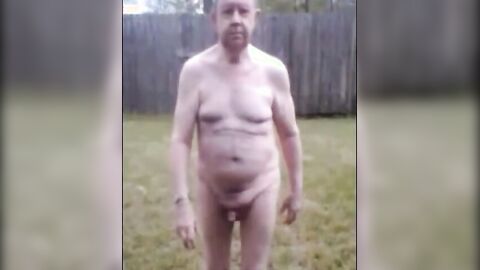 Naked Mature Men Outdoors on Cam