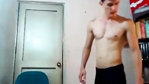 Twink Plays With His Gaping Hot Ass On Webcam