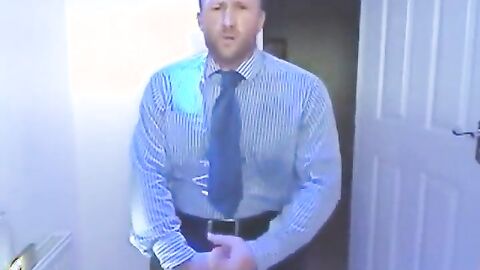 Empresário Barbudo: Punheta Solo Amadora