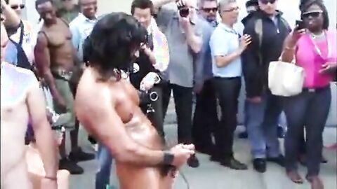 Public Masturbators: Outdoor Hunk Action