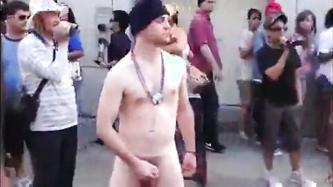 Public Masturbators: Outdoor Hunk Action