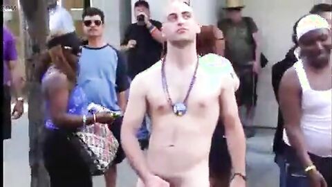Public Masturbators: Outdoor Hunk Action