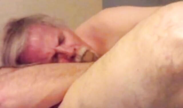 Mature Gay Bear Blows Amateur Daddy