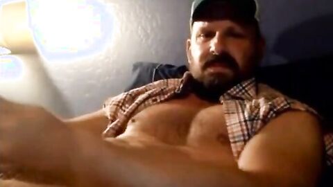 Bearded Muscle Daddy Jerks Off in Truck
