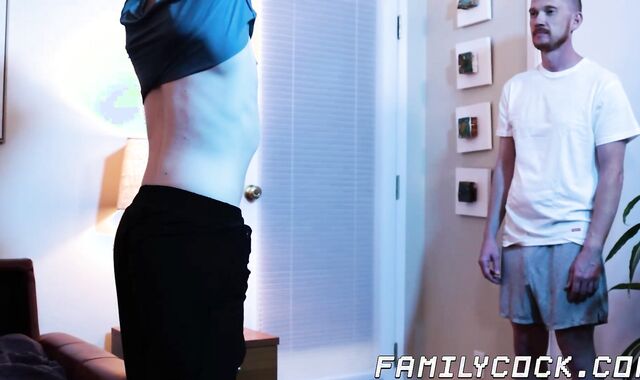 Blonde Zacc Andrews opens his legs and lets Brody Kayman penetrate his ass