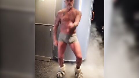Daddy's Amateur Bulge - Gianluca Vacchi