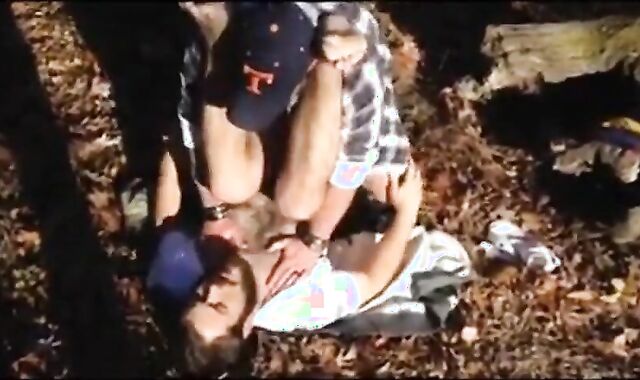Osos amateur se divierten al aire libre