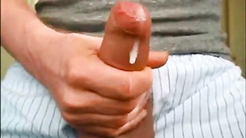Big Cocks and Cum: Hot Amateur Guys Masturbating