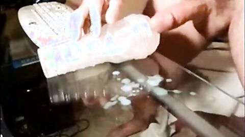 Big Cocks and Cum: Hot Amateur Guys Masturbating