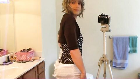 Big Cock Handjob for Crossdresser Samantha