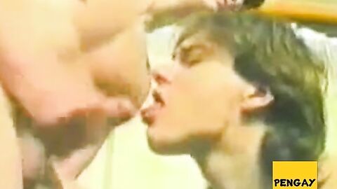 Pretty Boys Kissing and Cum Swapping