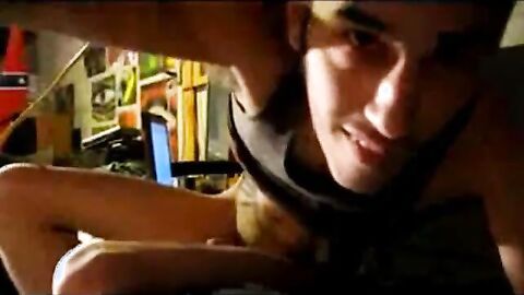 Amateur Twink Bates Masturbating