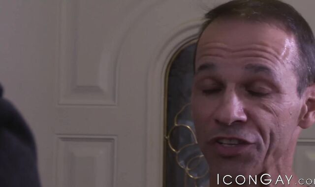 Hung adult Rodney Steele loved it when his cock is inside my juicy butt