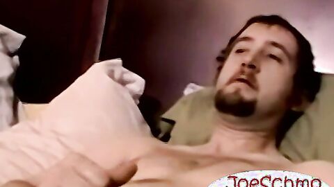 Straight Shaggy beats his cock to porn til he squirts