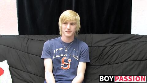 Kinky tattooed twink Dustin jerking off in passionate solo