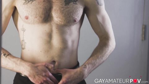 Sexy twink King Heart showed off his beautiful body while working on his big dick