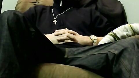 American amateur tries out dildo after getting blowjob