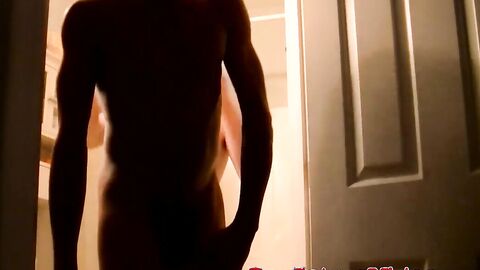 Black dude stuffs a white homosexuals ass with his BBC
