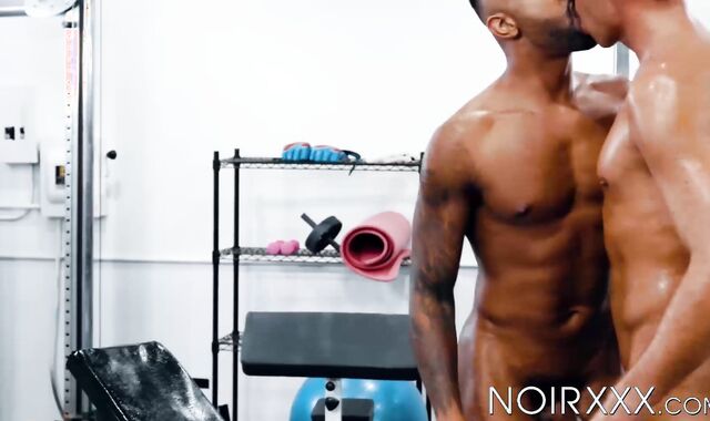 Gym rat Tyler Roberts permits my meaty ass to devour his pulsating penis