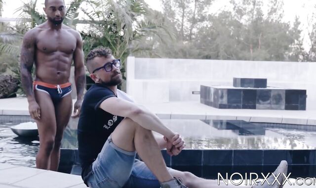 I know that gorgeous Jay Austin wants my body so I reward his butt with my cock