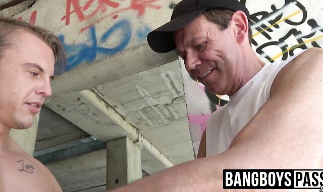 Young hunk skater barebacked by hung grandpa outdoors