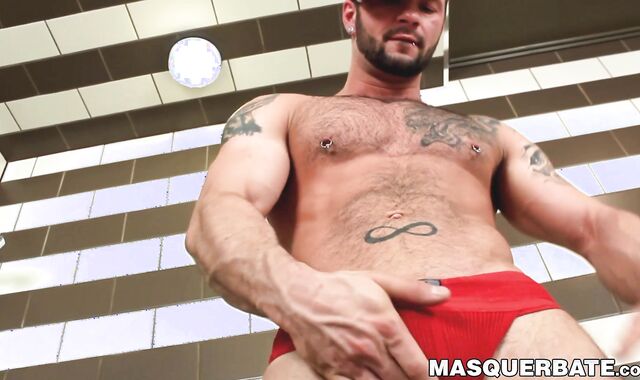 Manuel Deboxer stuffs big dildo in his ass while jerking off