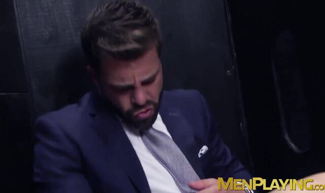 Suit daddy Hector De Silva pounds hunk after glory hole suck
