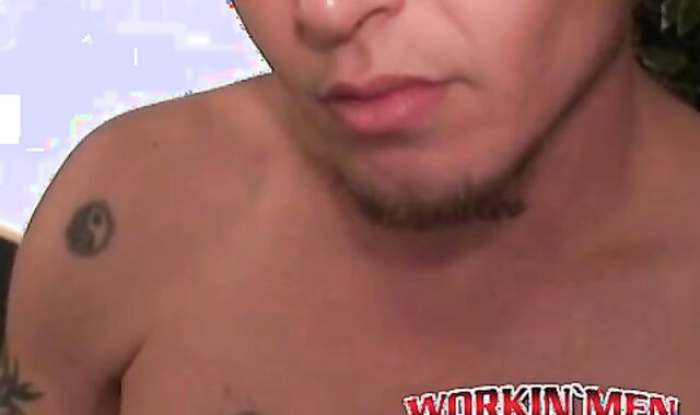 Tattooed stallion jerks off his cock in passionate solo act