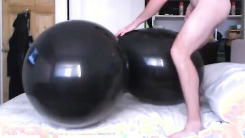 Inflatable Balloon Fun: Twink's Solo Play