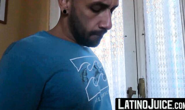 LatinoJuice.com - Milo & Martin Muse - Horny straight Martin Muse ass drilled by hair