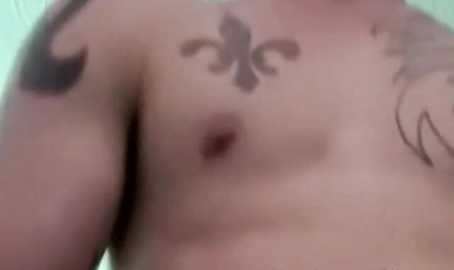 Tattooed amateur stuffs his cock inside his gay lover